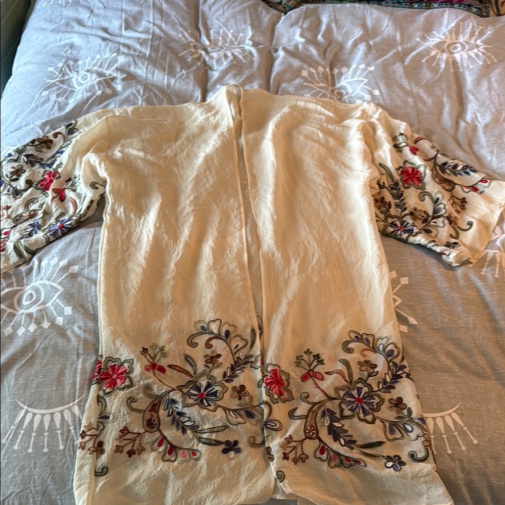 Floral Embroidered Cream Kimono